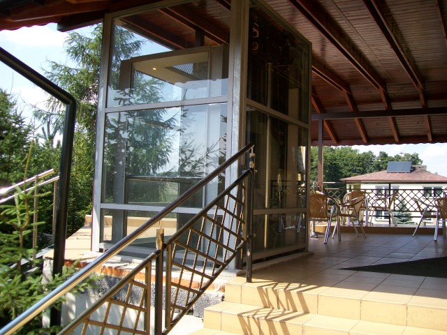 Aufzug mit modernem Design